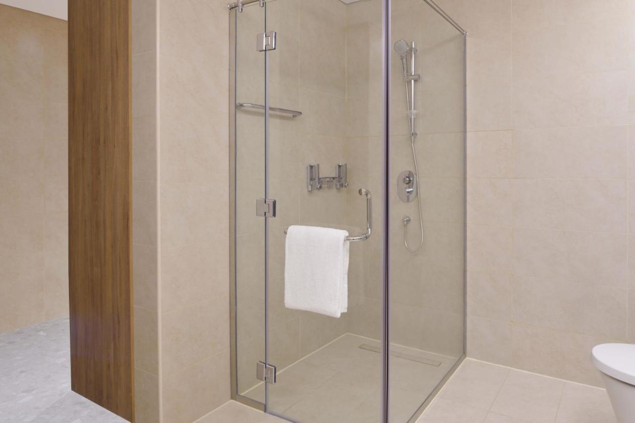 Element By Westin City Center Doha Dış mekan fotoğraf A shower enclosure