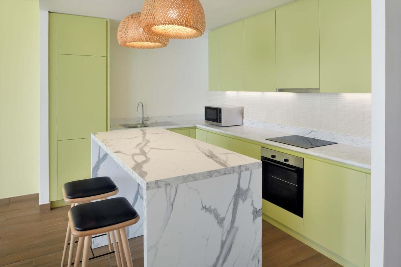 Element By Westin City Center Doha Dış mekan fotoğraf A modern kitchen