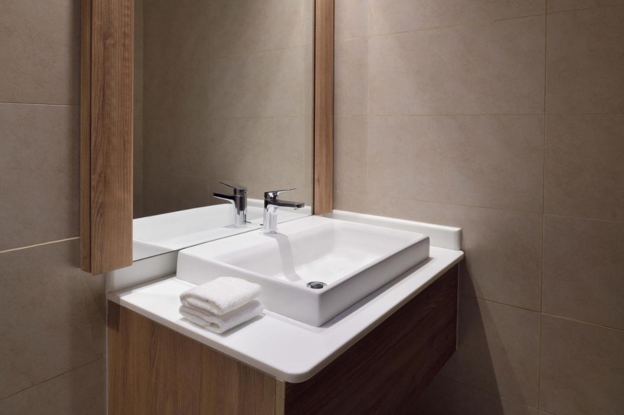 Element By Westin City Center Doha Dış mekan fotoğraf A washbasin